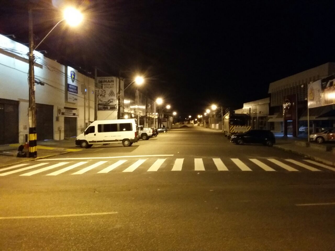 SMTT implanta faixas de pedestres em frente ao Instituto de Identificação - SMTT Aracaju